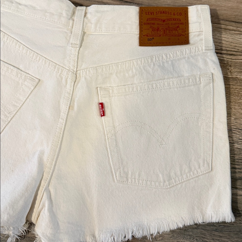 Levi’s 501 white denim Shorts - Picture 7 of 13